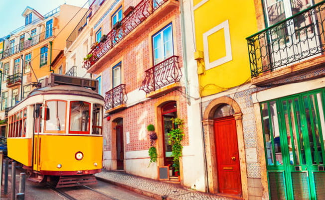 картинка для Лісабон: сонце, кольори та кав’ярні